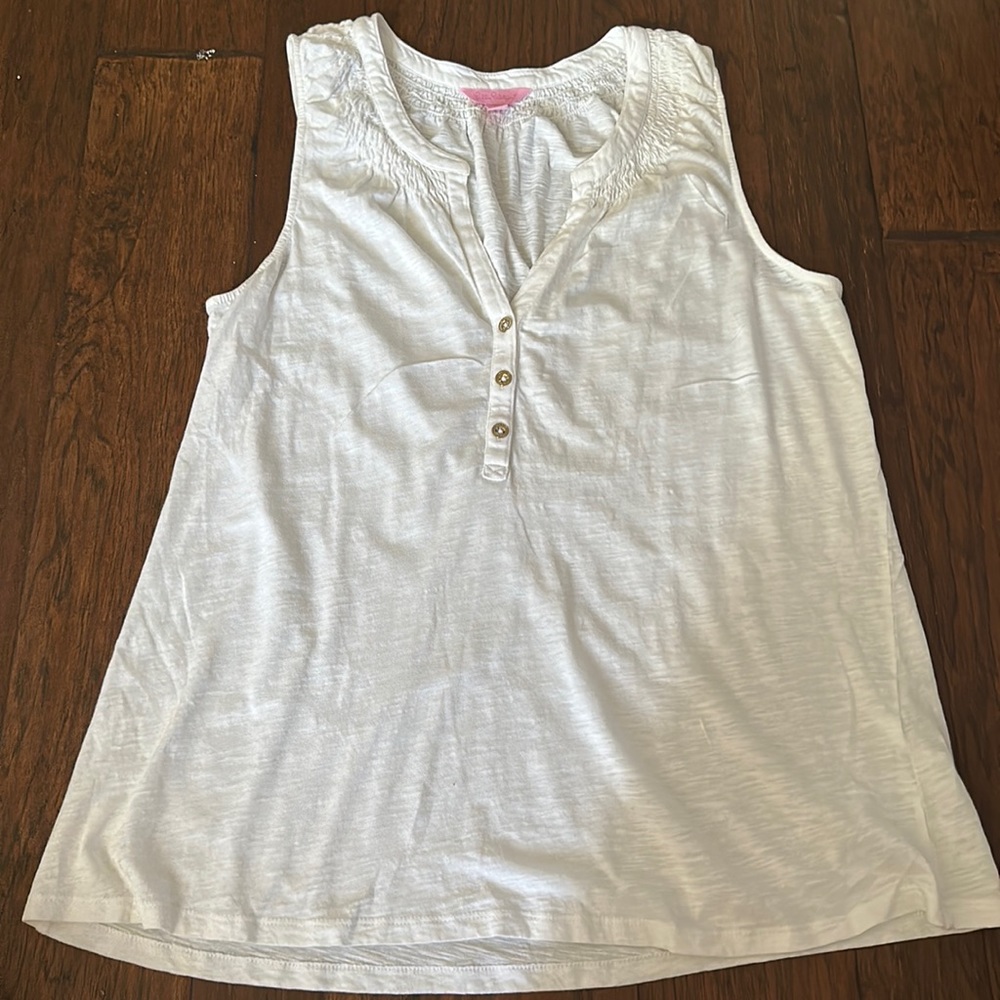 Lilly Pulitzer smocked neck henley style tank, white, Large.